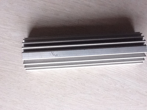 廠家供應各種規格鋁合金電子散熱器