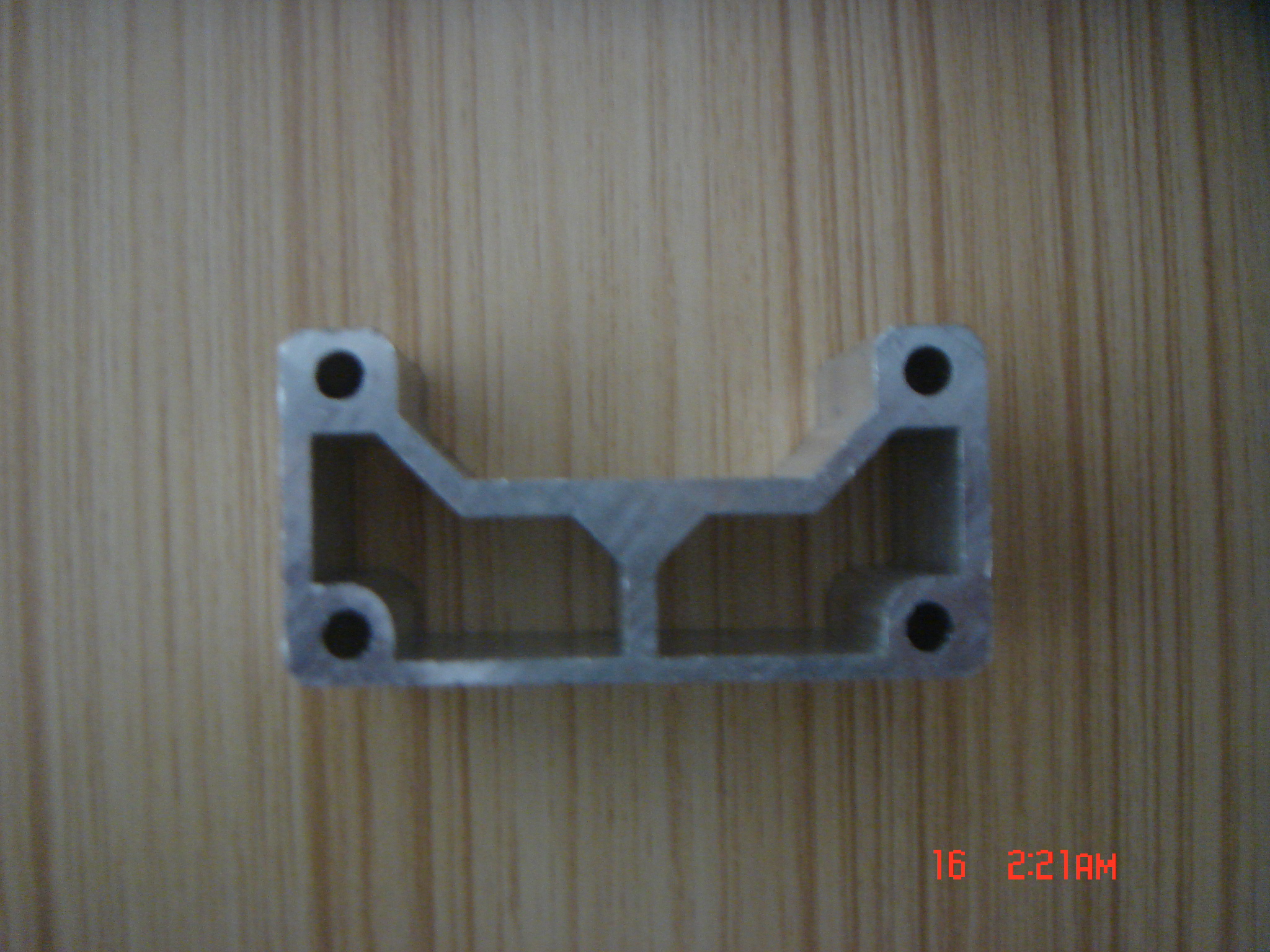 供應(yīng)機(jī)械手LY-Z-3570鋁型材