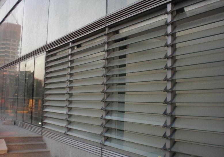 供應(yīng)中空百葉窗系列