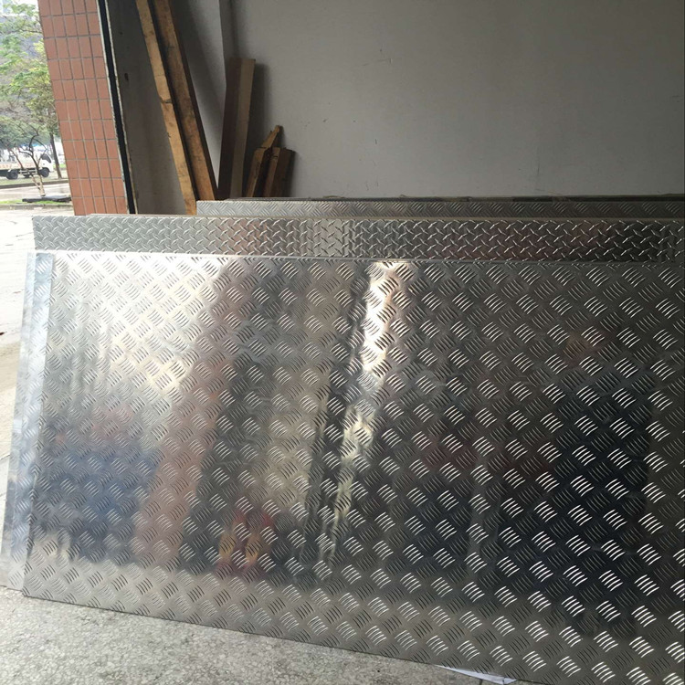 壓花鋁板 5052五條筋花紋鋁板 底板1.0-10mm 尺寸齊全