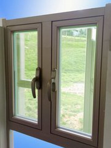 生產各種型號彩色門窗幕墻型材