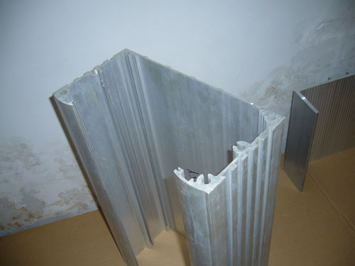 ���I�X��